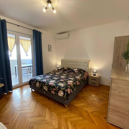 Alina'S Apartment Бечичи Экстерьер фото
