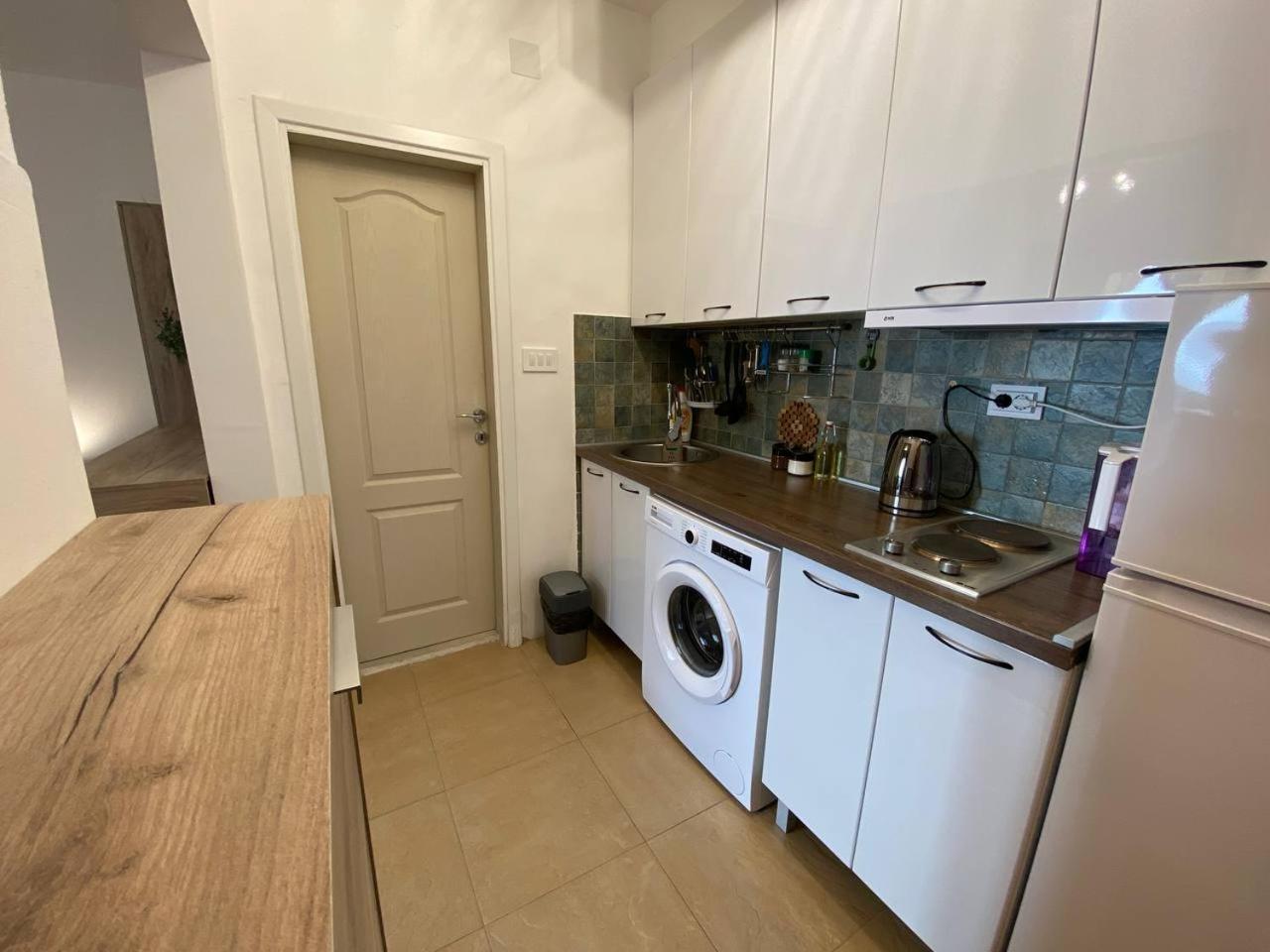 Alina'S Apartment Бечичи Экстерьер фото