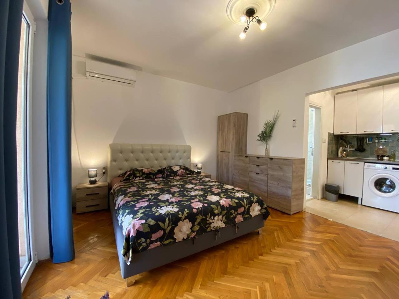 Alina'S Apartment Бечичи Экстерьер фото