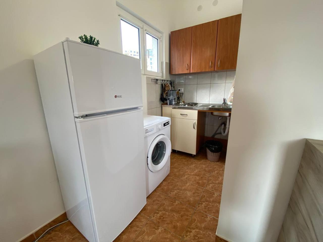 Alina'S Apartment Бечичи Экстерьер фото