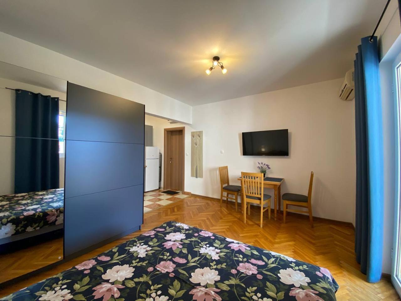 Alina'S Apartment Бечичи Экстерьер фото
