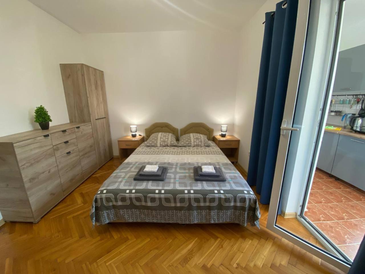 Alina'S Apartment Бечичи Экстерьер фото