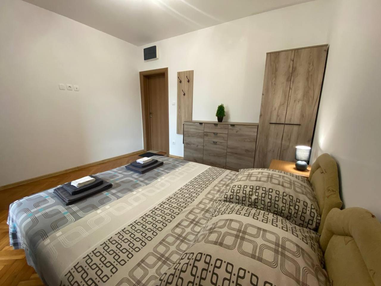 Alina'S Apartment Бечичи Экстерьер фото