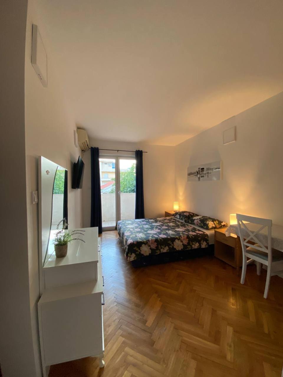 Alina'S Apartment Бечичи Экстерьер фото