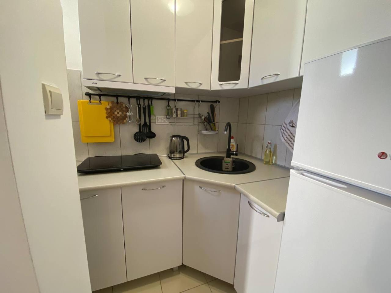 Alina'S Apartment Бечичи Экстерьер фото