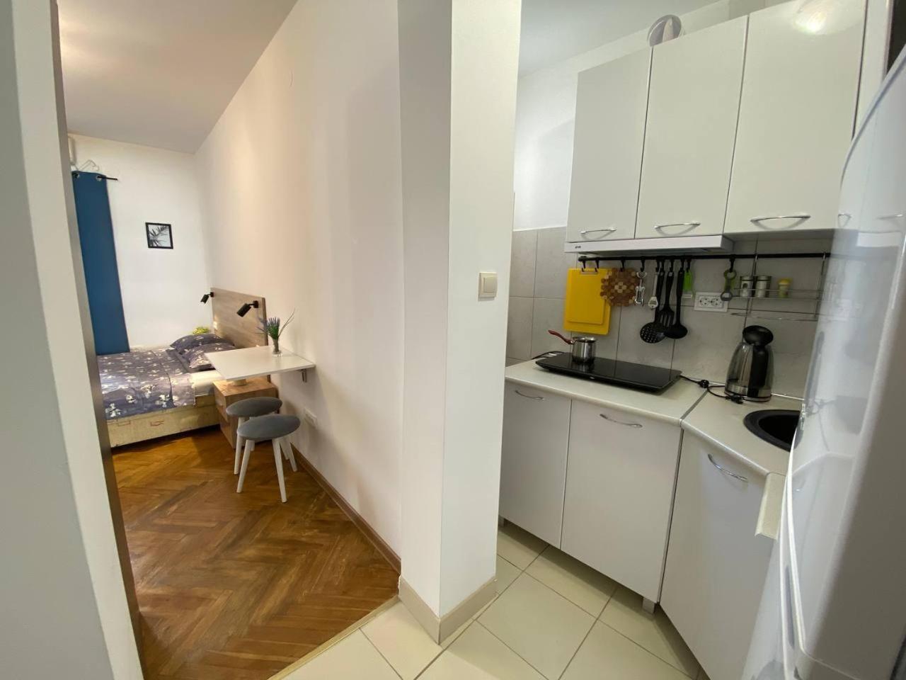 Alina'S Apartment Бечичи Экстерьер фото