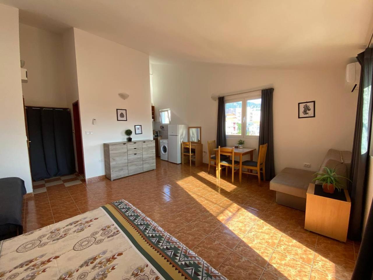 Alina'S Apartment Бечичи Экстерьер фото