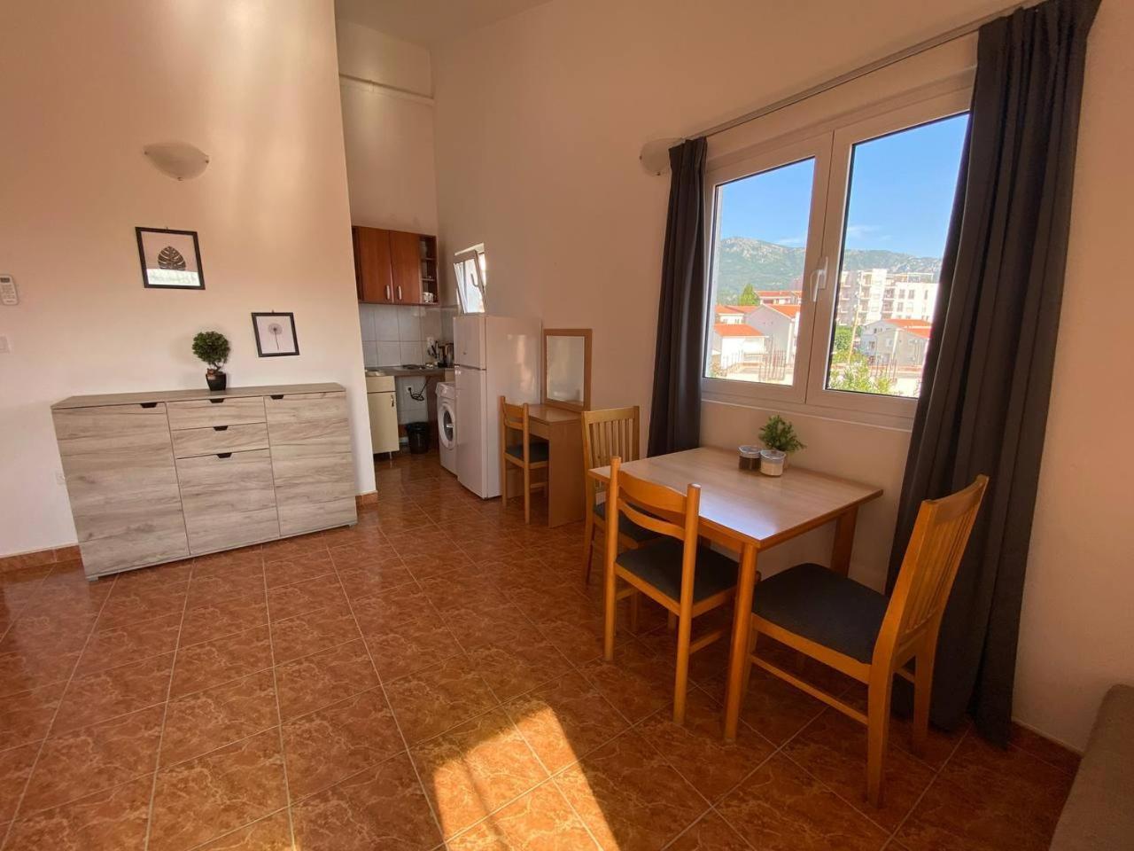 Alina'S Apartment Бечичи Экстерьер фото